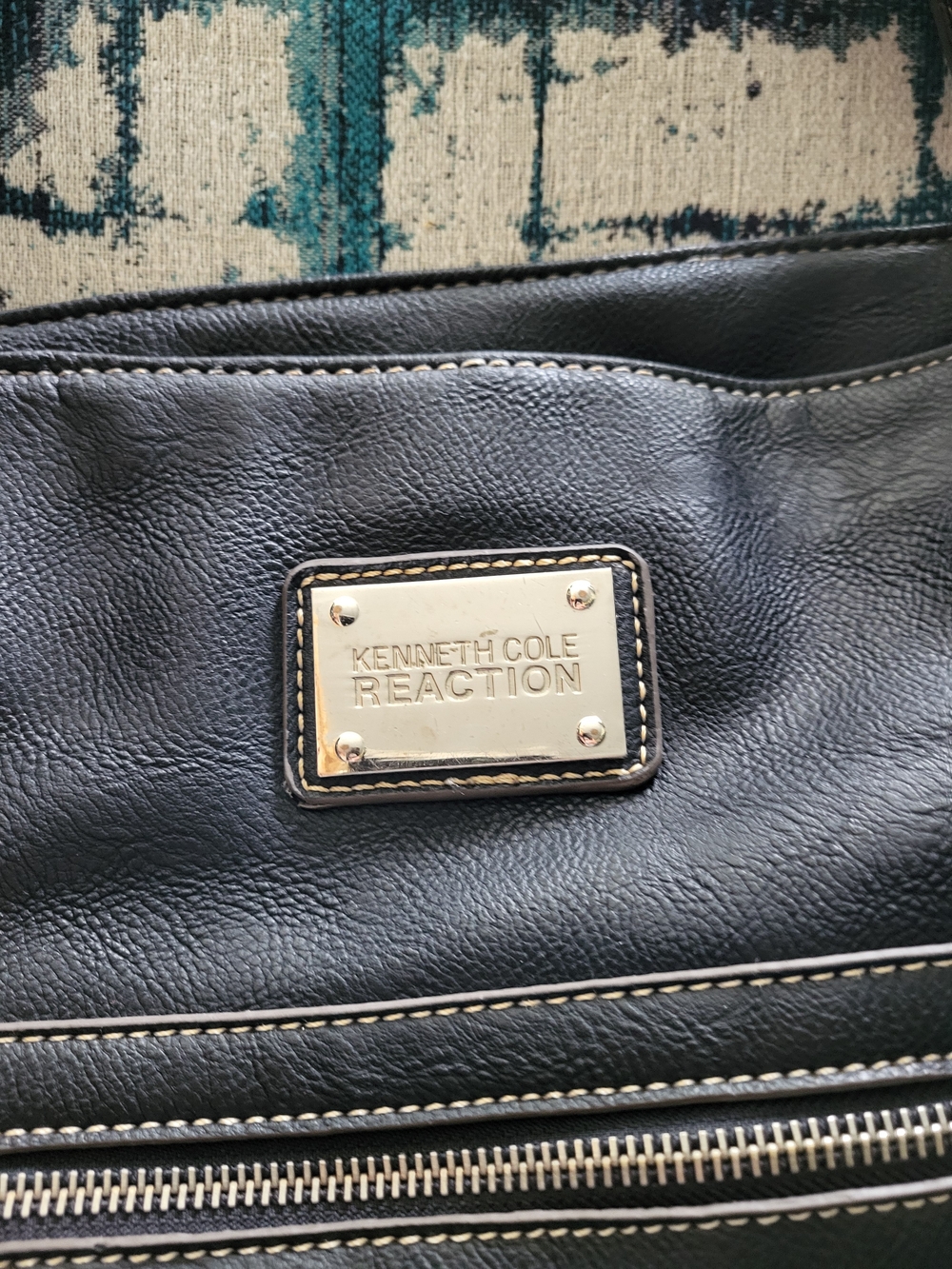 Kenneth Cole Reaction Black Leather Messenger Bag with Metal Logo Plate